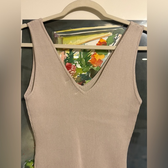 The Workshop Ribbed V-Neck Tank - Picture 11 of 13